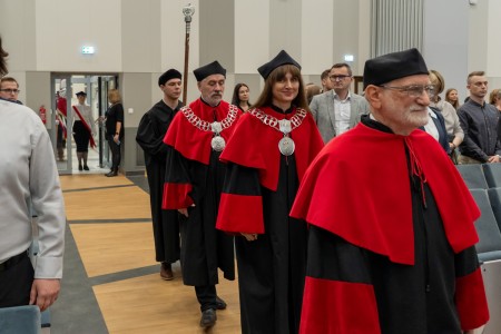 Dyplomatorium kierunków analityka medyczna, kosmetologia 18.10.2025. Kliknij, aby powiększyć zdjęcie.