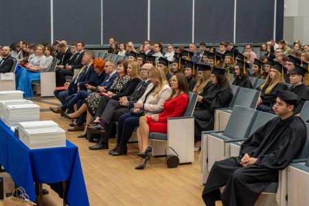 Dyplomatorium kierunków analityka medyczna, kosmetologia 18.10.2025. Kliknij, aby powiększyć zdjęcie.