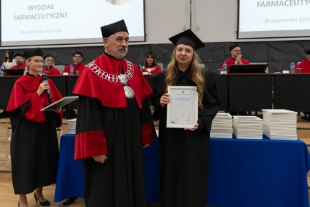 Dyplomatorium kierunków analityka medyczna, kosmetologia 18.10.2025. Kliknij, aby powiększyć zdjęcie.