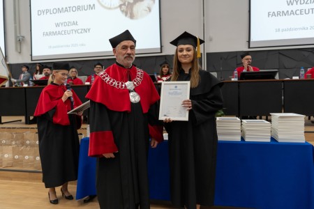 Dyplomatorium kierunków analityka medyczna, kosmetologia 18.10.2025. Kliknij, aby powiększyć zdjęcie.