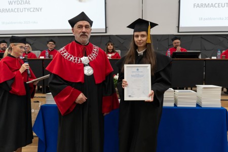 Dyplomatorium kierunków analityka medyczna, kosmetologia 18.10.2025. Kliknij, aby powiększyć zdjęcie.
