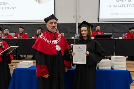 Dyplomatorium kierunków analityka medyczna, kosmetologia 18.10.2025. Kliknij, aby powiększyć zdjęcie.