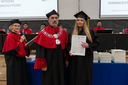 Dyplomatorium kierunków analityka medyczna, kosmetologia 18.10.2025. Kliknij, aby powiększyć zdjęcie.