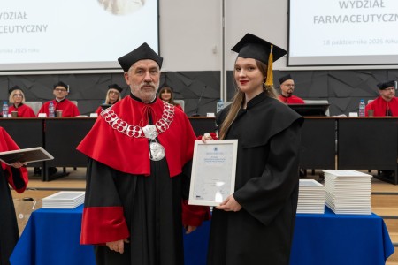 Dyplomatorium kierunków analityka medyczna, kosmetologia 18.10.2025. Kliknij, aby powiększyć zdjęcie.