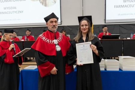 Dyplomatorium kierunków analityka medyczna, kosmetologia 18.10.2025. Kliknij, aby powiększyć zdjęcie.