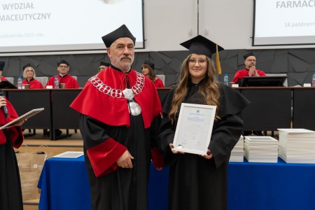 Dyplomatorium kierunków analityka medyczna, kosmetologia 18.10.2025. Kliknij, aby powiększyć zdjęcie.