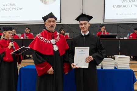 Dyplomatorium kierunków analityka medyczna, kosmetologia 18.10.2025. Kliknij, aby powiększyć zdjęcie.