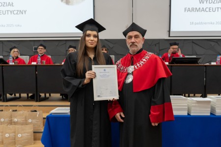 Dyplomatorium kierunków analityka medyczna, kosmetologia 18.10.2025. Kliknij, aby powiększyć zdjęcie.