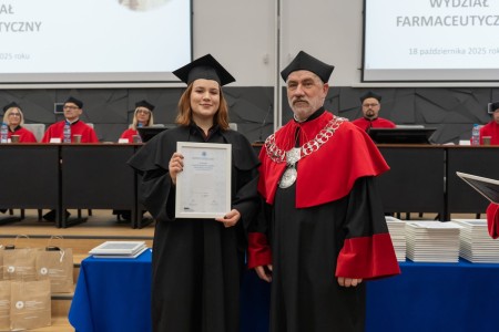 Dyplomatorium kierunków analityka medyczna, kosmetologia 18.10.2025. Kliknij, aby powiększyć zdjęcie.