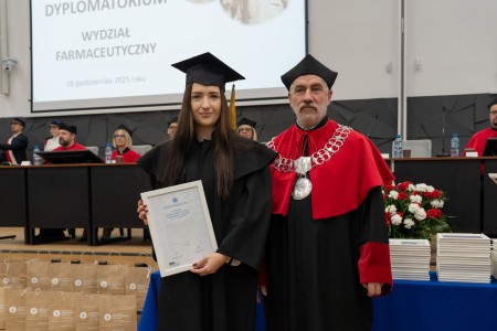 Dyplomatorium kierunków analityka medyczna, kosmetologia 18.10.2025. Kliknij, aby powiększyć zdjęcie.