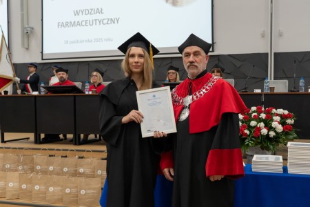 Dyplomatorium kierunków analityka medyczna, kosmetologia 18.10.2025. Kliknij, aby powiększyć zdjęcie.