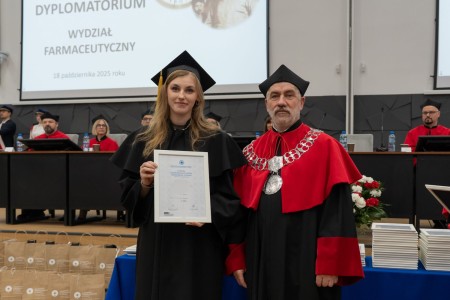 Dyplomatorium kierunków analityka medyczna, kosmetologia 18.10.2025. Kliknij, aby powiększyć zdjęcie.