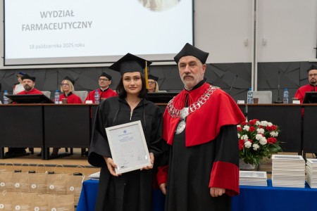 Dyplomatorium kierunków analityka medyczna, kosmetologia 18.10.2025. Kliknij, aby powiększyć zdjęcie.