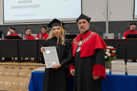 Dyplomatorium kierunków analityka medyczna, kosmetologia 18.10.2025. Kliknij, aby powiększyć zdjęcie.