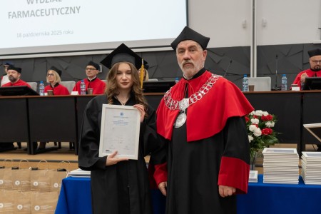 Dyplomatorium kierunków analityka medyczna, kosmetologia 18.10.2025. Kliknij, aby powiększyć zdjęcie.