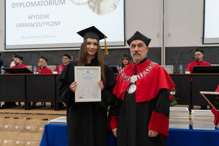 Dyplomatorium kierunków analityka medyczna, kosmetologia 18.10.2025. Kliknij, aby powiększyć zdjęcie.