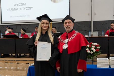 Dyplomatorium kierunków analityka medyczna, kosmetologia 18.10.2025. Kliknij, aby powiększyć zdjęcie.