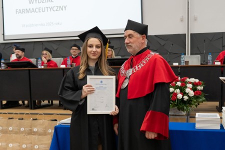 Dyplomatorium kierunków analityka medyczna, kosmetologia 18.10.2025. Kliknij, aby powiększyć zdjęcie.