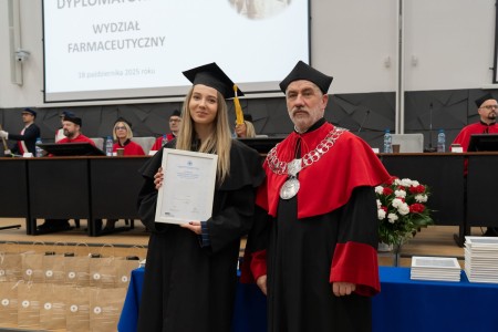 Dyplomatorium kierunków analityka medyczna, kosmetologia 18.10.2025. Kliknij, aby powiększyć zdjęcie.