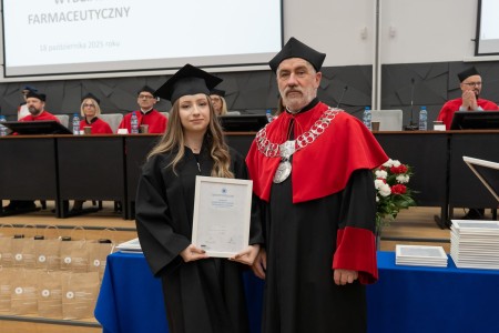 Dyplomatorium kierunków analityka medyczna, kosmetologia 18.10.2025. Kliknij, aby powiększyć zdjęcie.