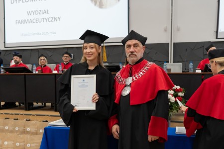 Dyplomatorium kierunków analityka medyczna, kosmetologia 18.10.2025. Kliknij, aby powiększyć zdjęcie.