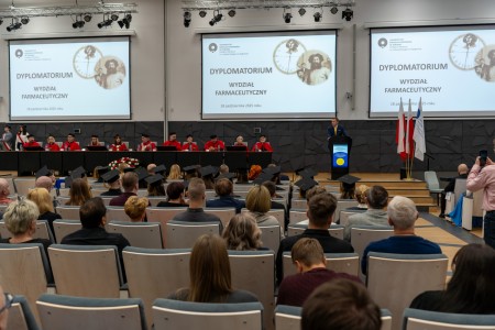 Dyplomatorium kierunków analityka medyczna, kosmetologia 18.10.2025. Kliknij, aby powiększyć zdjęcie.