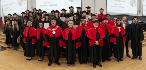 Dyplomatorium kierunków analityka medyczna, kosmetologia 18.10.2025. Kliknij, aby powiększyć zdjęcie.