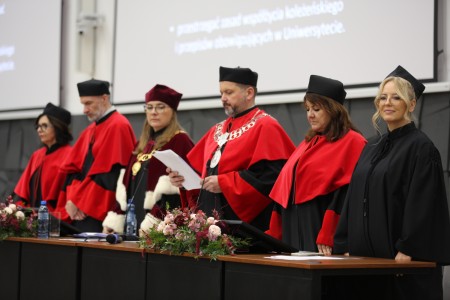Immatrykulacja studentów Wydziału Nauk o Zdrowiu . Kliknij, aby powiększyć zdjęcie.