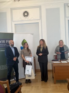 Click to zoom the picture.