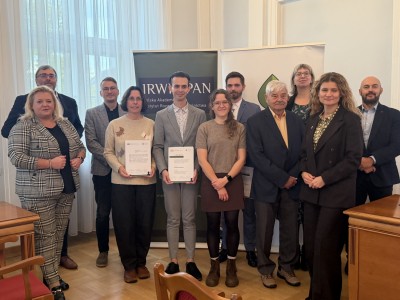 Click to zoom the picture.