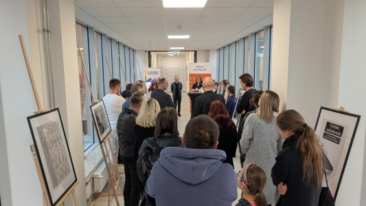 Click to zoom the picture.