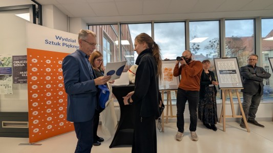 Click to zoom the picture.