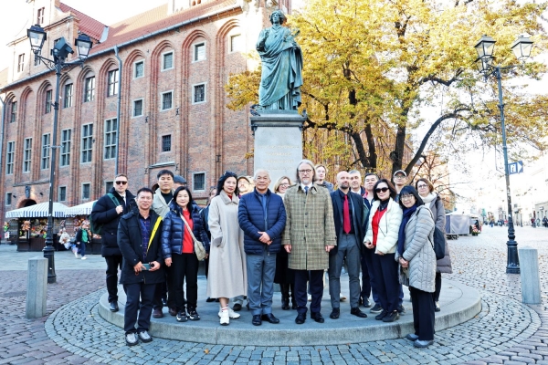 Click to zoom the picture.