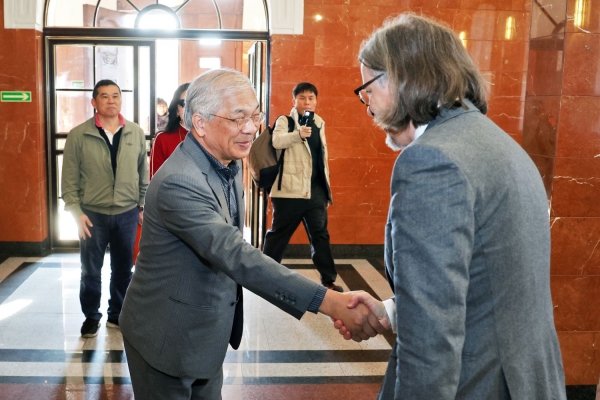 Click to zoom the picture.