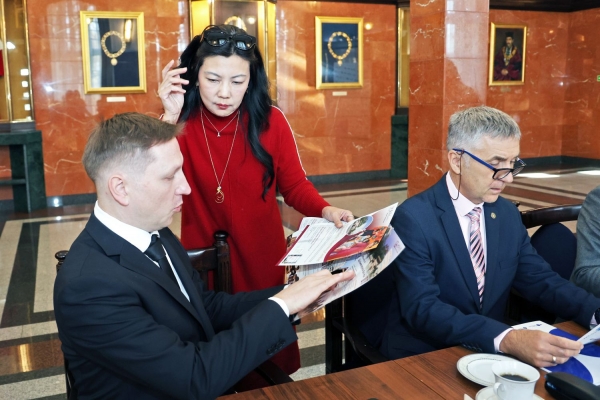 Click to zoom the picture.