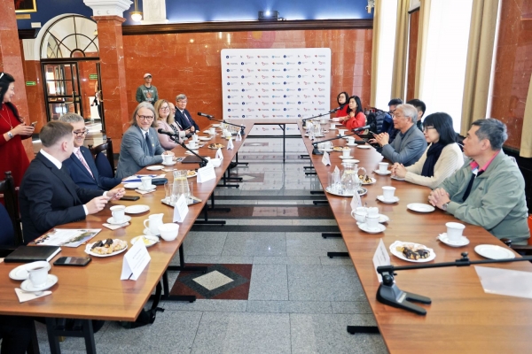 Click to zoom the picture.