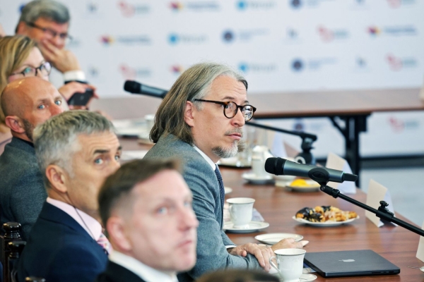 Click to zoom the picture.