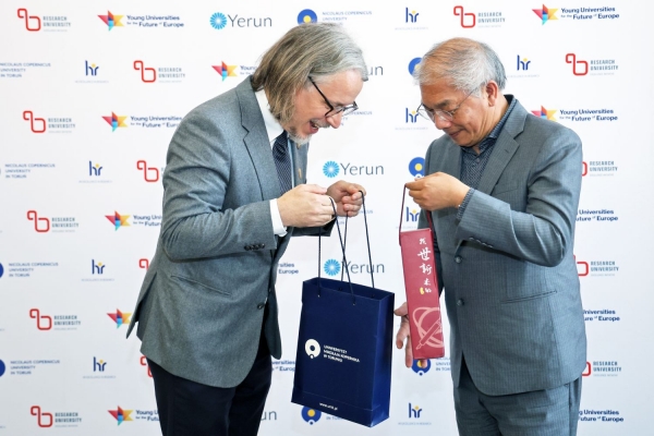 Click to zoom the picture.