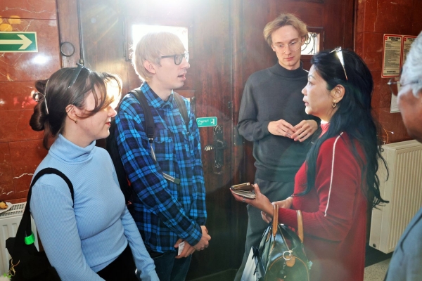 Click to zoom the picture.