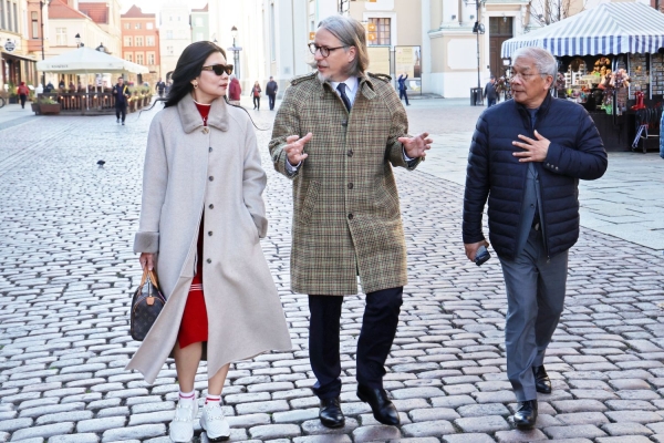 Click to zoom the picture.