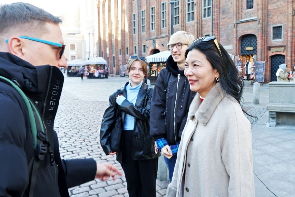 Click to zoom the picture.