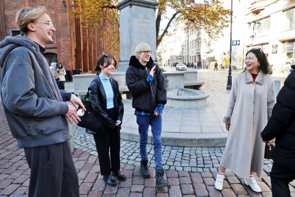 Click to zoom the picture.