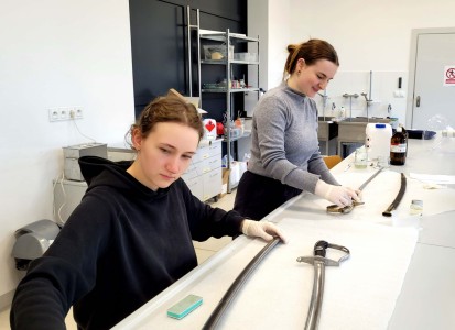 Click to zoom the picture.