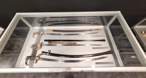 Click to zoom the picture.