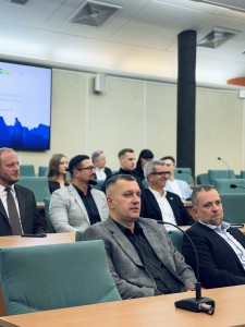 Click to zoom the picture.