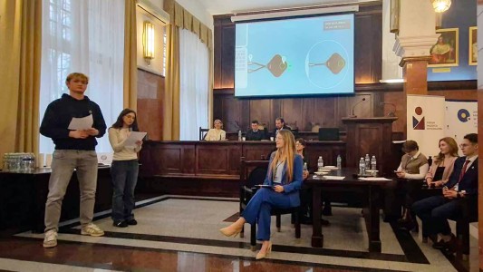 Click to zoom the picture.