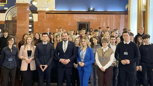 Click to zoom the picture.