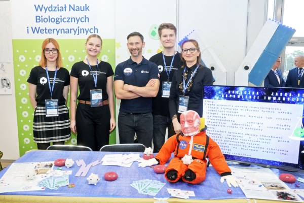 Click to zoom the picture.