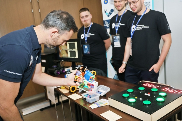 Click to zoom the picture.