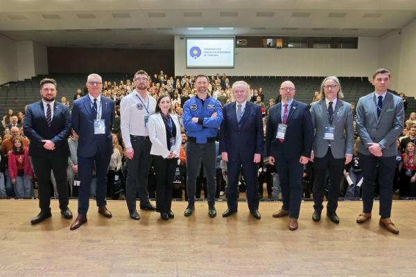 Click to zoom the picture.